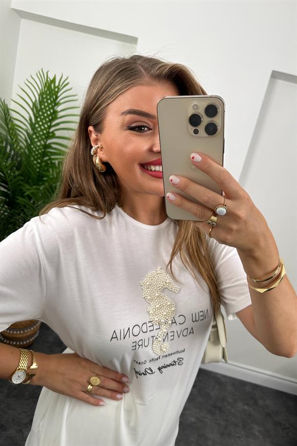 İncili Deniz Atı Tasarım Basic Tshirt Beyaz