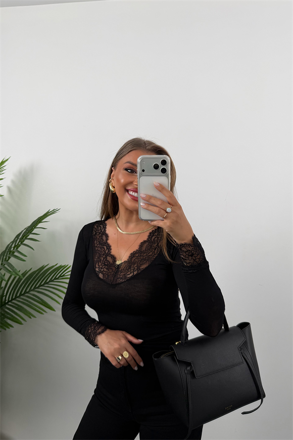 Kaşmir Dokulu V Yaka Dantelli Basic Bluz Siyah