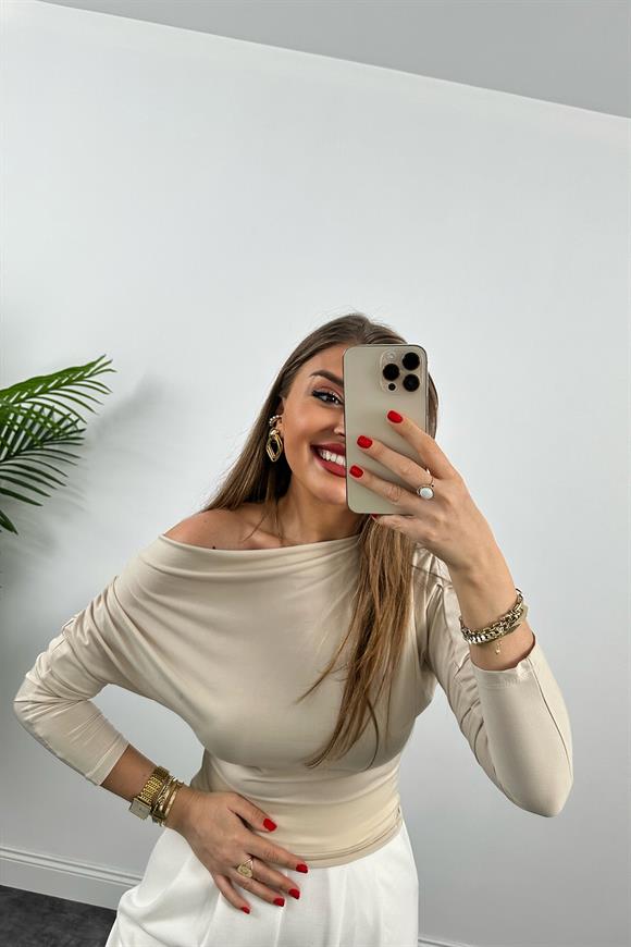 Kayık Yaka Drapeli Likralı Tasarım Bluz Taş