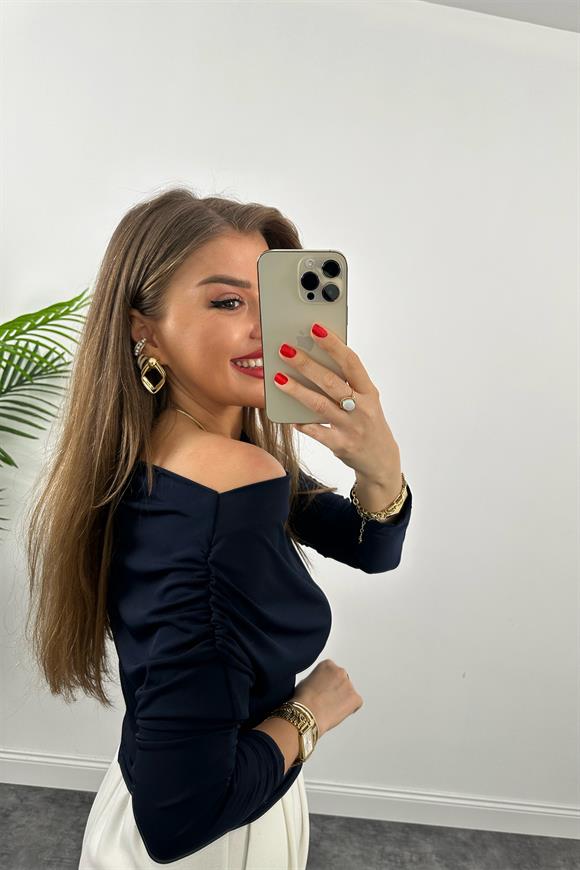 Kayık Yaka Drapeli Likralı Tasarım Bluz Lacivert