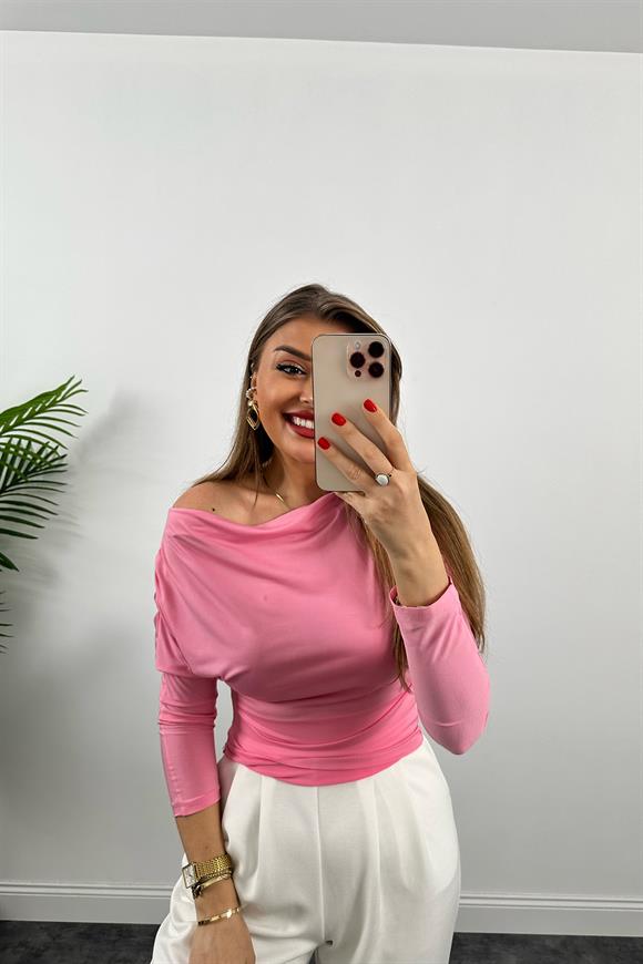 Kayık Yaka Drapeli Likralı Tasarım Bluz Pembe