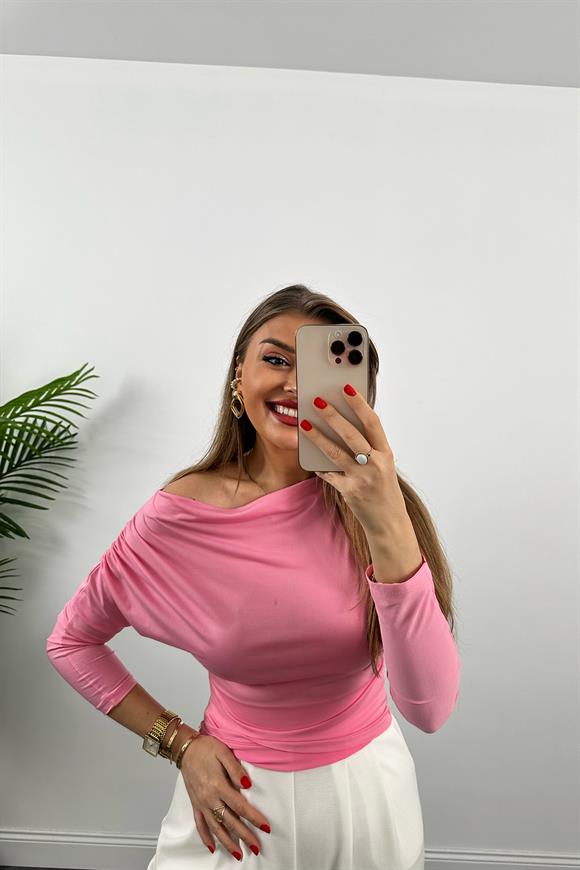 Kayık Yaka Drapeli Likralı Tasarım Bluz Pembe