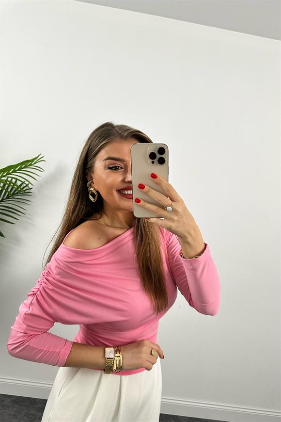 Kayık Yaka Drapeli Likralı Tasarım Bluz Pembe