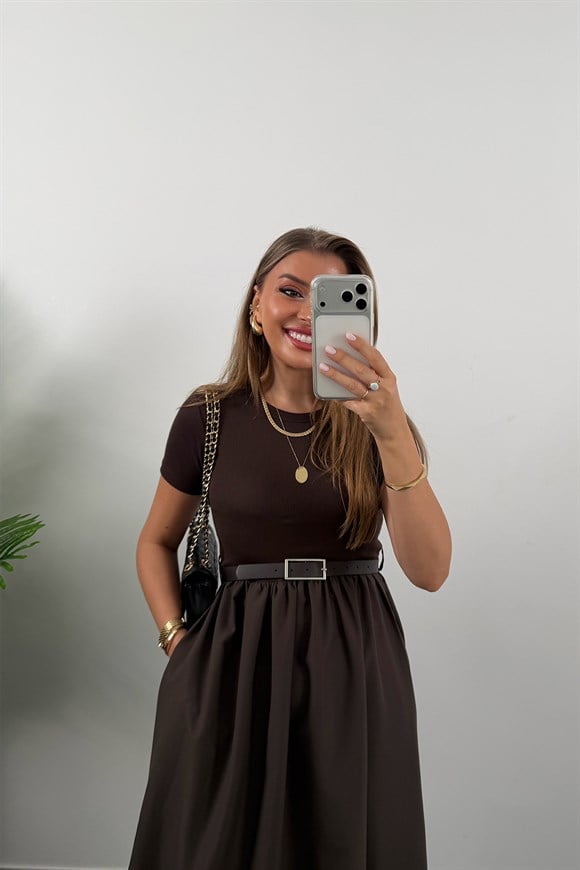 Likralı Kemerli Midi Boy Basic Kloş Elbise Acı Kahve