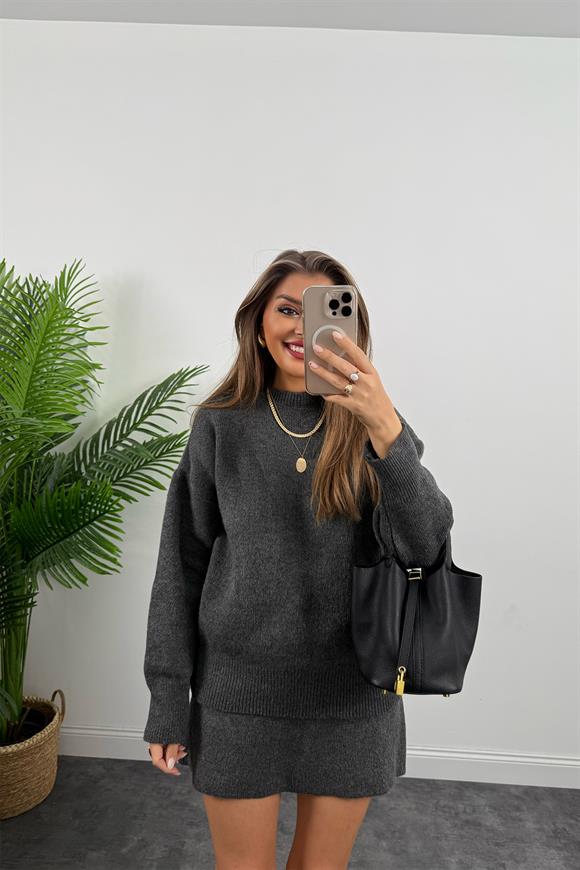 Lüx Kalite Çelik Dokuma Yumoş Triko Etek Kazak Takım Antrasit