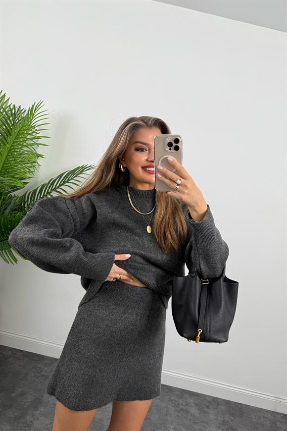 Lüx Kalite Çelik Dokuma Yumoş Triko Etek Kazak Takım Antrasit