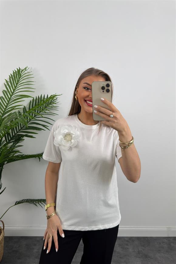 Lüx Kalite Çiçek Broşlu Tam Pamuklu Tasarım Tshirt Beyaz