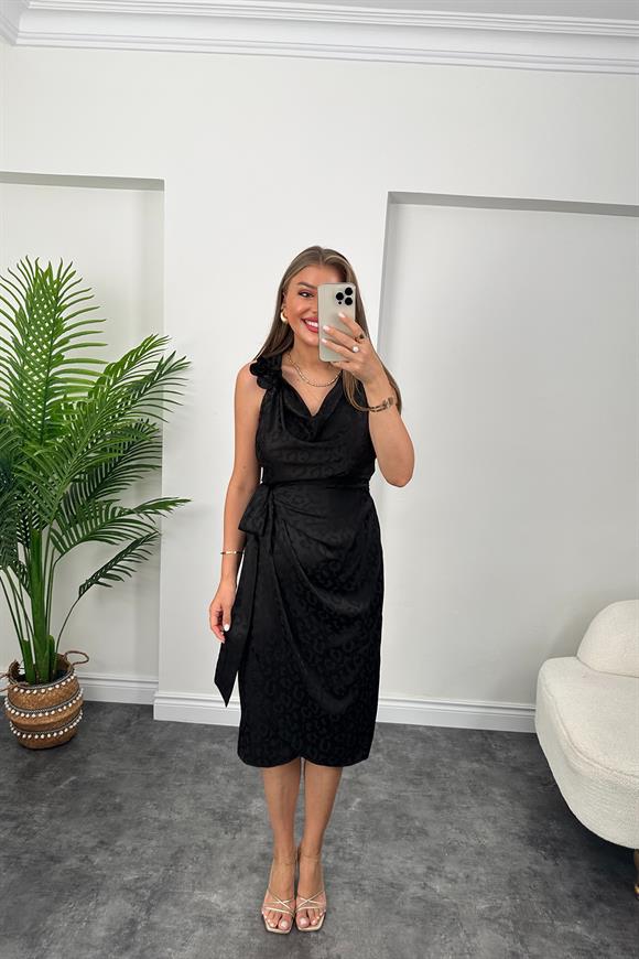 Lüx Kalite Degaje Yaka Omuzu Çiçekli Kruvaze Midi Boy Elbise Siyah