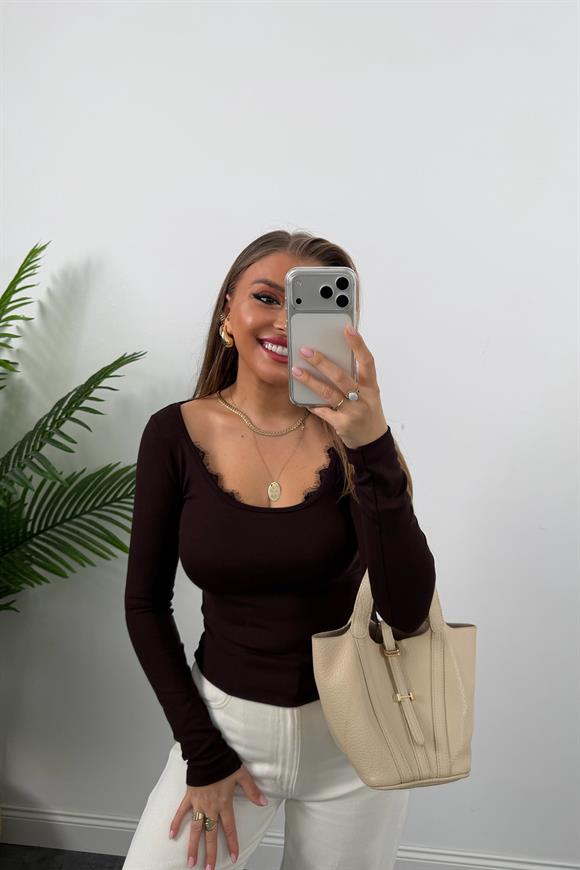 Lüx Kalite U Yaka Dantelli Likralı Viskon Bluz Acı Kahve