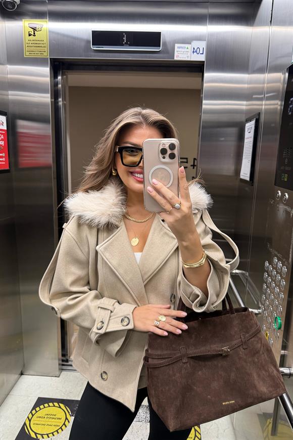 Lüx Kalite Yakası Kürklü Apoletli Kaşe Trenç kaban