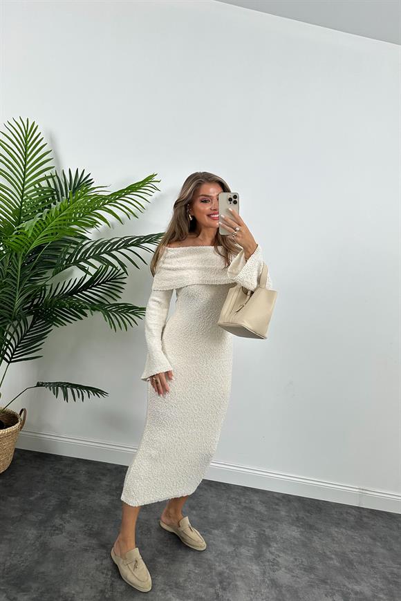 Madonna Yaka Buklet Triko Likralı Maxi Elbise