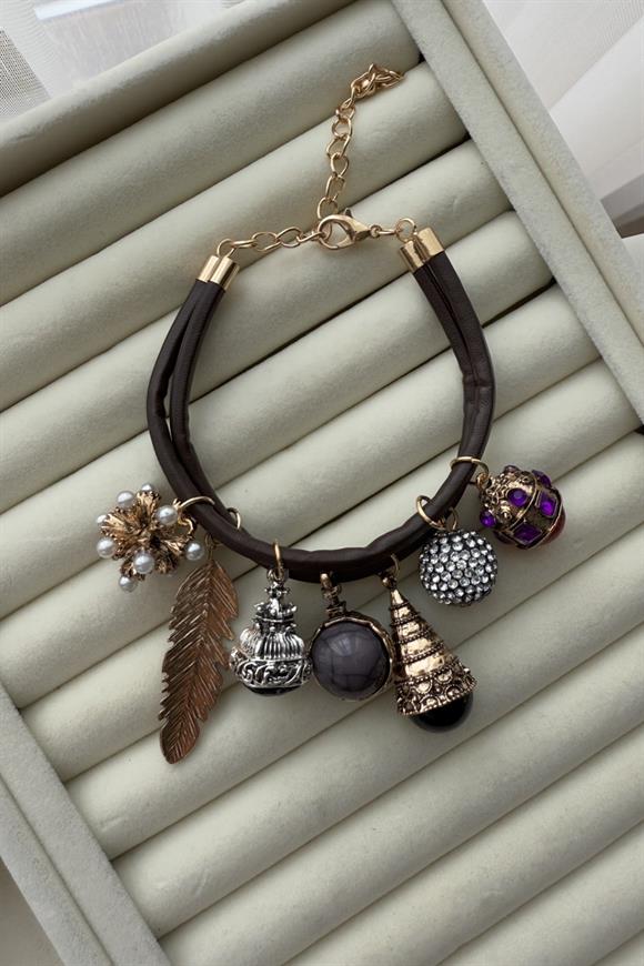 Marka Model Charmlı Deri Bileklik