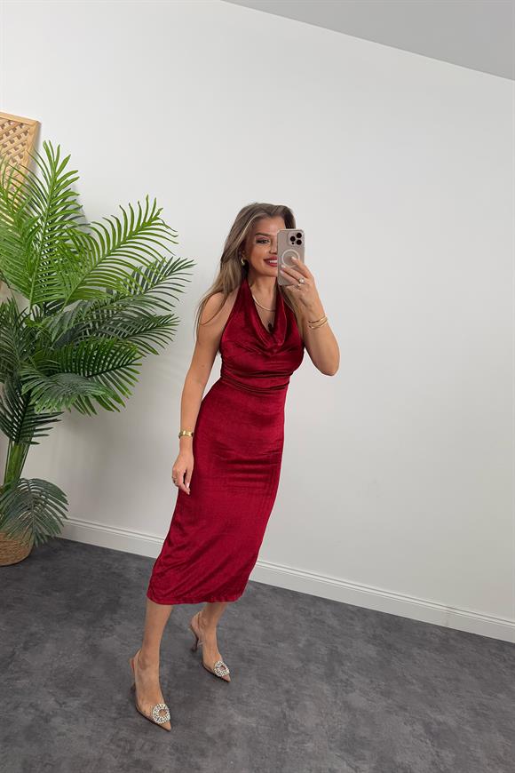 Marka Model Degaje Yaka Likralı Kadife Elbise Bordo