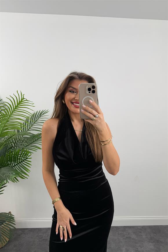 Marka Model Degaje Yaka Likralı Kadife Elbise Siyah