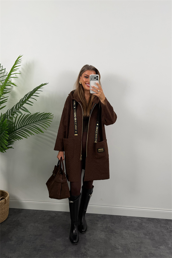 Marka Model Gold Detaylı Buklet Uzun Ceket Acı Kahve