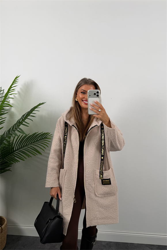 Marka Model Gold Detaylı Buklet Uzun Ceket Taş