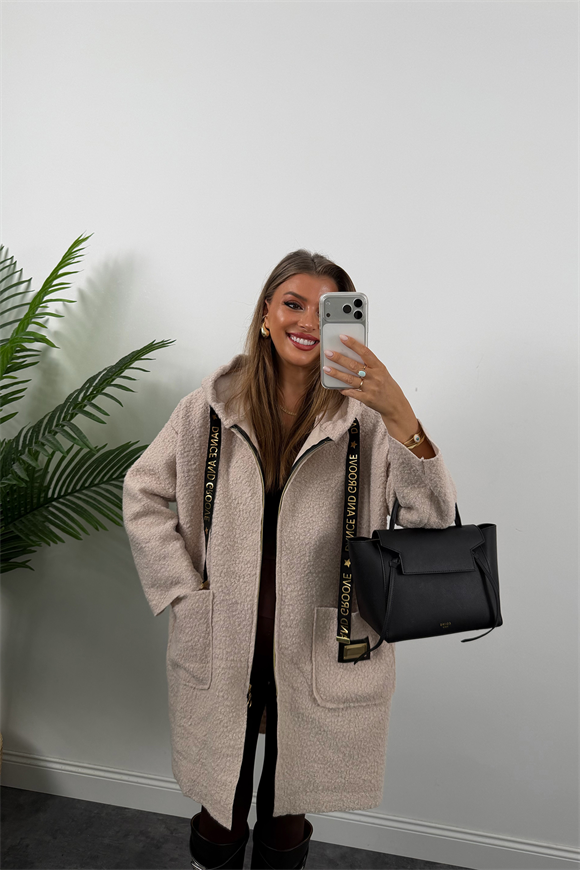 Marka Model Gold Detaylı Buklet Uzun Ceket Taş