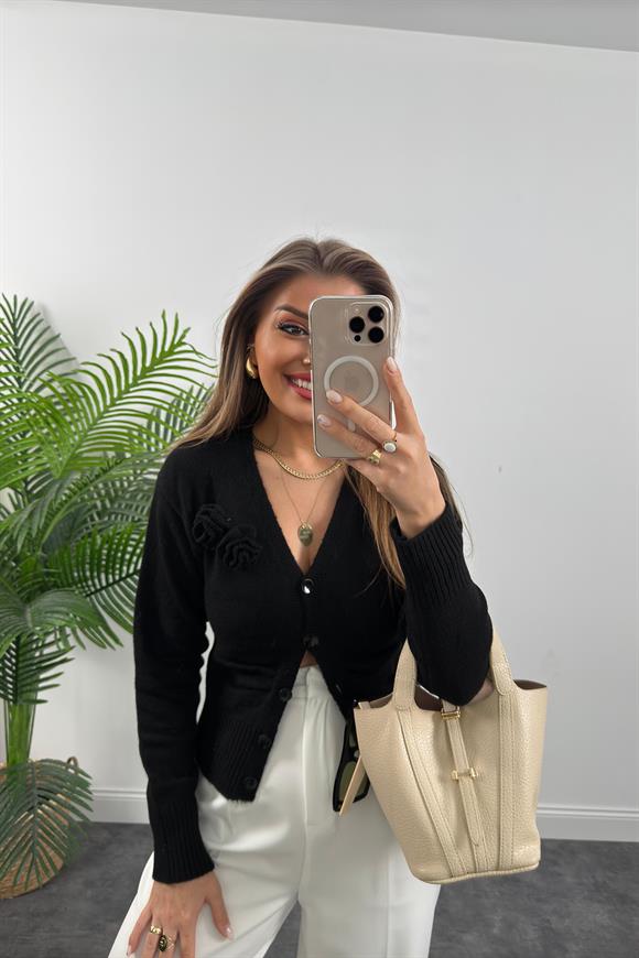 Marka Model Gül Broşlu Basic Yumoş Hırka Siyah