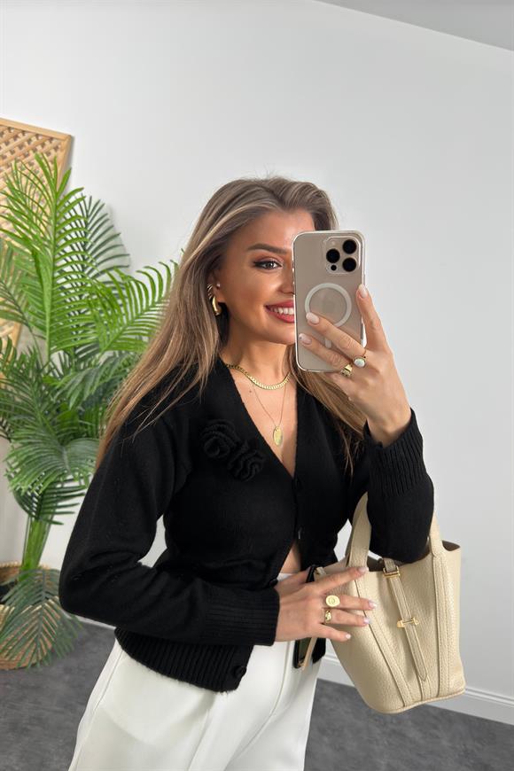 Marka Model Gül Broşlu Basic Yumoş Hırka Siyah