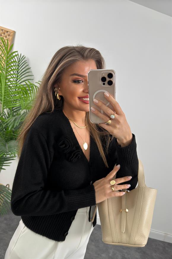 Marka Model Gül Broşlu Basic Yumoş Hırka Siyah