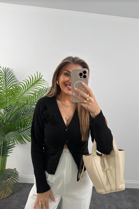 Marka Model Gül Broşlu Basic Yumoş Hırka Siyah