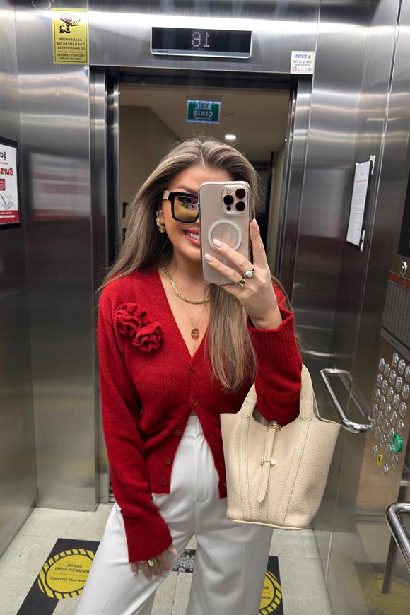 Marka Model Gül Broşlu Basic Yumoş Hırka Kırmızı