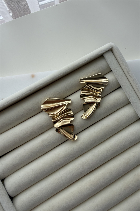 Marka Model Katlamalı Plaka Gold Küpe