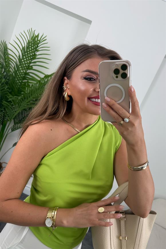 Marka Model Likralı Drapeli Tek Omuz Tasarım Bluz Yeşil 