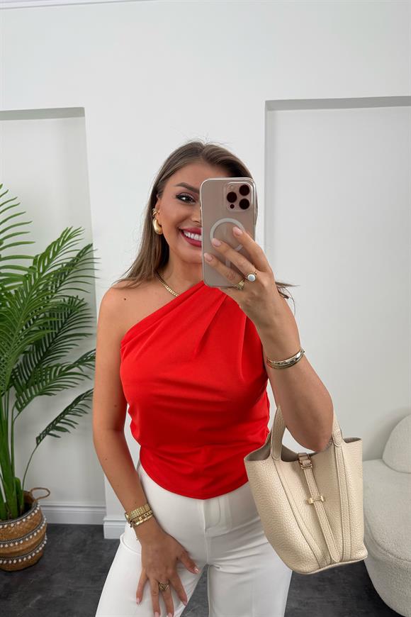 Marka Model Likralı Drapeli Tek Omuz Tasarım Bluz Kırmızı 