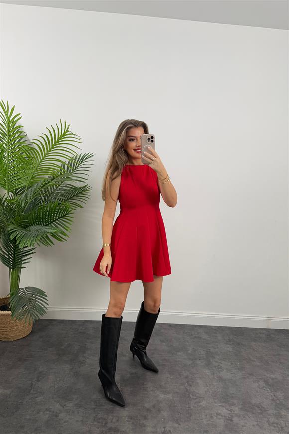 Marka Model Lüx Kumaş Volümlü Kloş Elbise Kırmızı