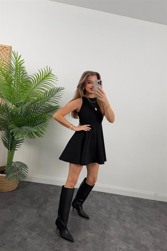 Marka Model Lüx Kumaş Volümlü Kloş Elbise Siyah