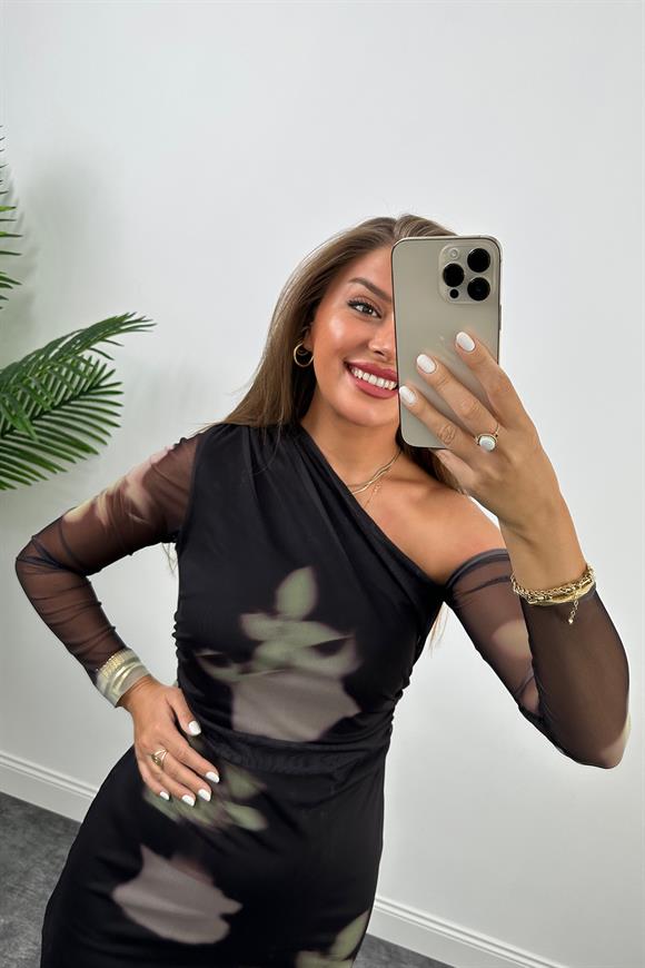 Marka Model Omuz Detaylı Likralı Tül Elbise