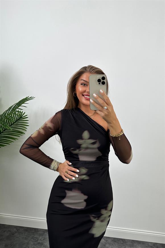 Marka Model Omuz Detaylı Likralı Tül Elbise