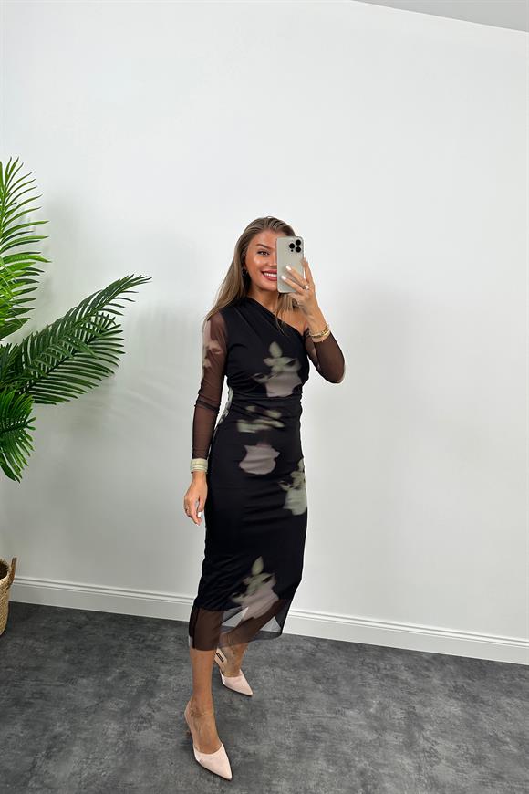 Marka Model Omuz Detaylı Likralı Tül Elbise