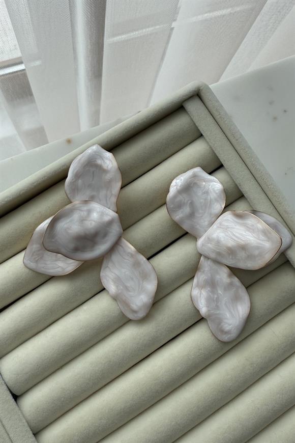 Marka Model Sedefli Çiçek Küpe