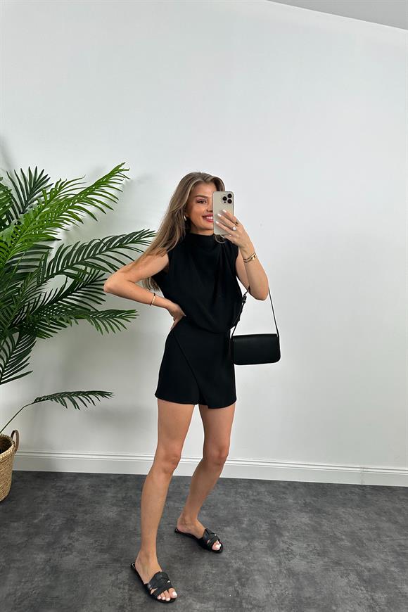 Marka Model Şort Etekli Krep Tulum