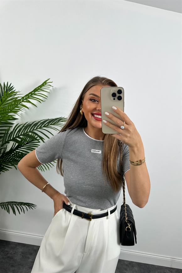 Marka Model Tam Pamuklu Yakası Kolları Oyalı Lüx Basic Bluz Gri