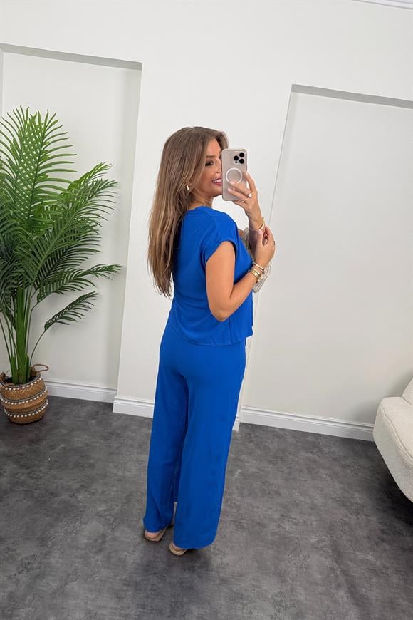 Marka Model Tasarım Kruvaze Takım Mavi