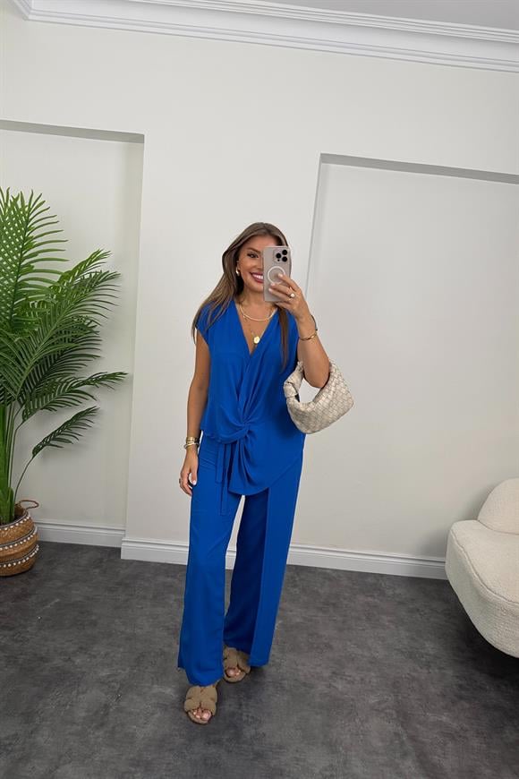 Marka Model Tasarım Kruvaze Takım Mavi