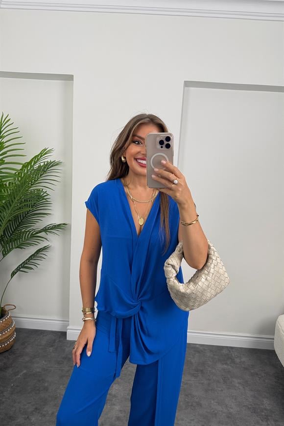 Marka Model Tasarım Kruvaze Takım Mavi