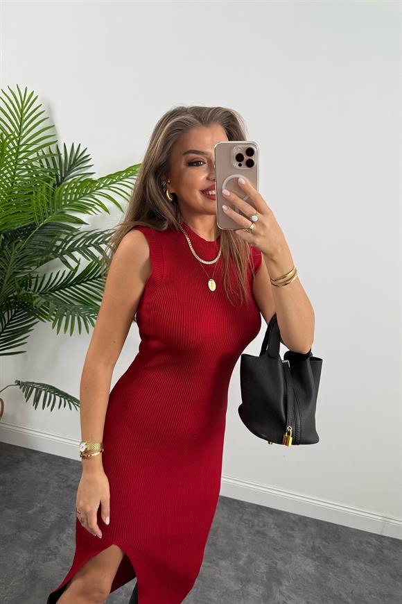 Massi Model İpek Merserize Yırtmaçlı Sıfır Kol Triko Elbise Koyu Kırmızı