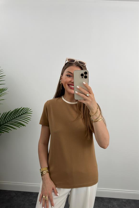 Massi Model Bisiklet Yaka Biyeli Detaylı Basic Tshirt Camel