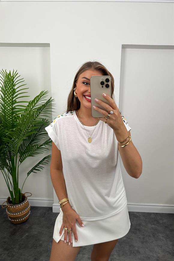 Omuzları Renkli Taşlı Beyaz Basic Tshirt