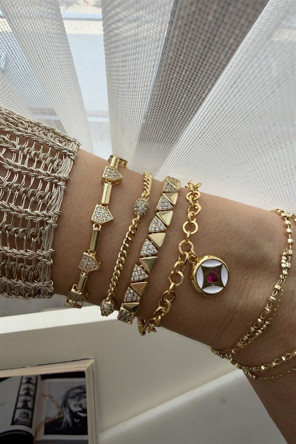 Özel Seri Marka Model Mineli Ortası Kalp Detaylı Plaka Sallantılı Bileklik 