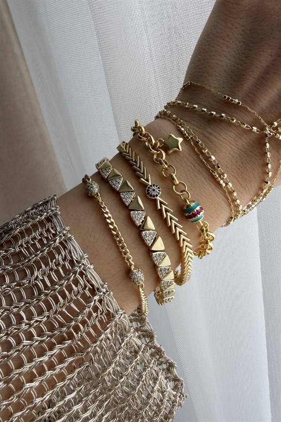 Özel Seri Marka Model Yıldız Charmlı Bileklik