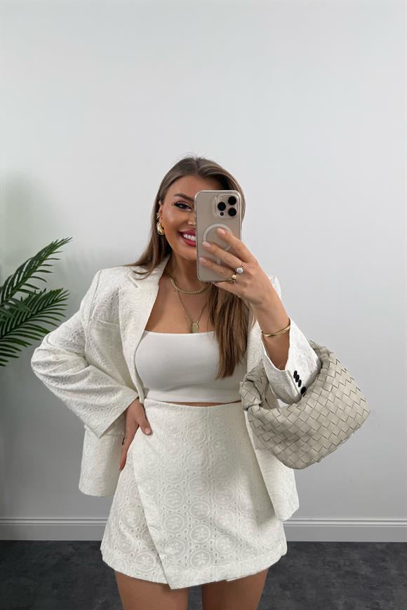 Perry Premium Fisto Nakışlı Şort Etek Blazer Ceket Takım Beyaz