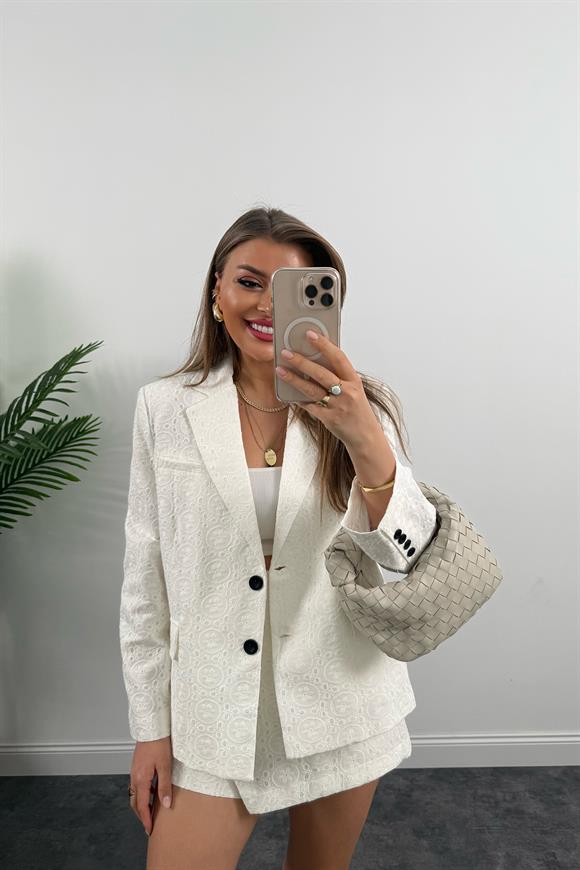 Perry Premium Fisto Nakışlı Şort Etek Blazer Ceket Takım Beyaz