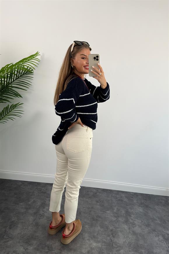 Poema Premium Kesik Paça Boyfit Jean Ekru