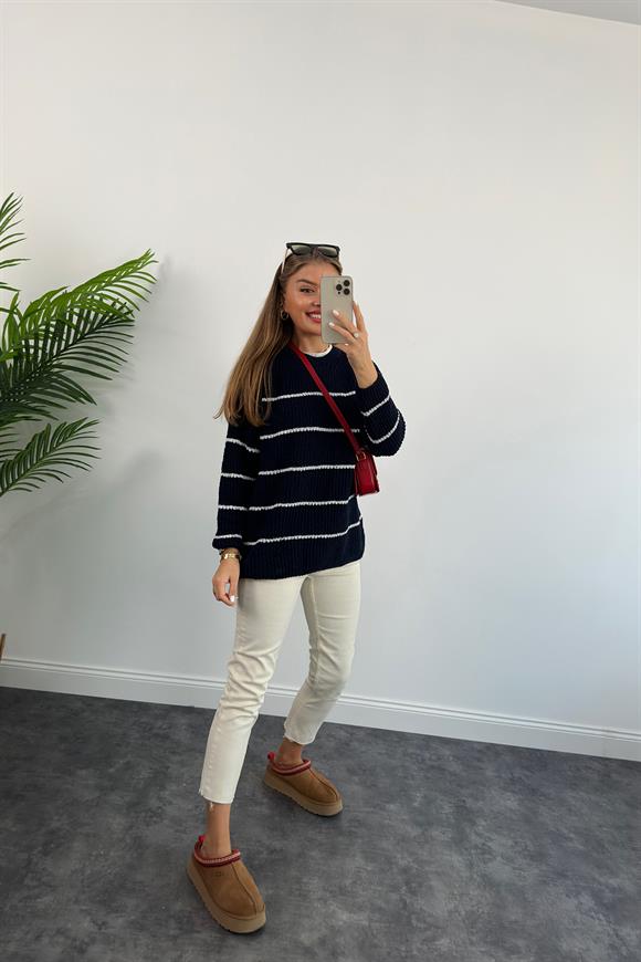 Poema Premium Kesik Paça Boyfit Jean Ekru