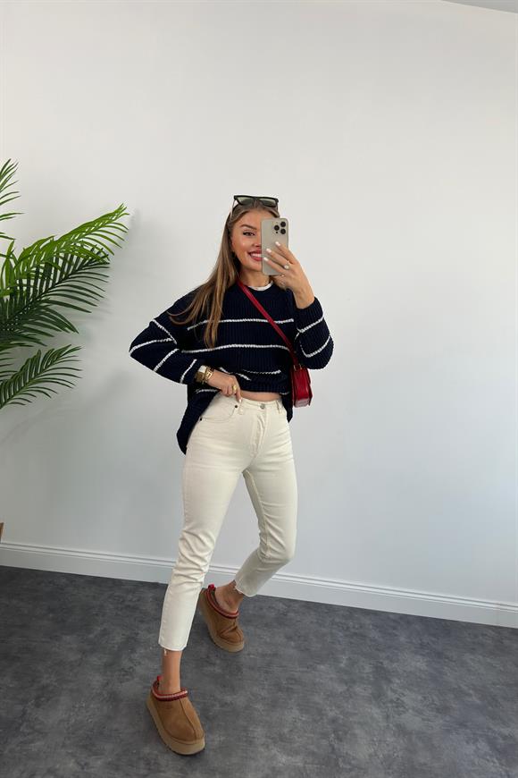 Poema Premium Kesik Paça Boyfit Jean Ekru